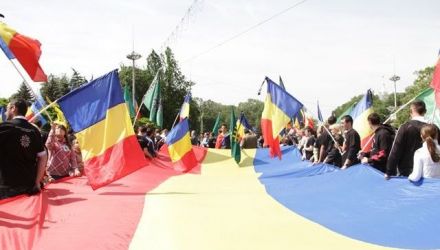 Totodată, autoritățile locale propun contra-manifestanților să protesteze în Scuarul Teatrului de Operă și Balet.