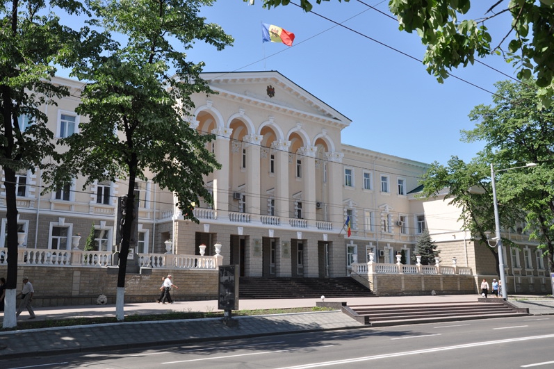 Министерство внутренних дел просит власти муниципия Бельцы представить факты недобросовестного выполнения комиссаром Василием Гандзием своих обязанностей. 