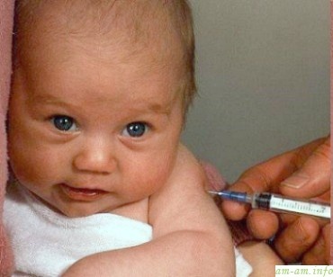 В последние годы все больше родителей отказываются делать детям плановые прививки.