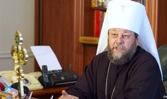 „Bunul Dumnezeu să vă ajute să petreceţi Sfintele sărbători cu belşug de pace, cu deplină sănătate, cu înalte şi curate bucurii", a conchis Mitropolitul Vladimir.
