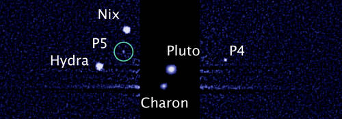 Sonda New Horizons va transmite astfel spre Terra primele imagini detaliate cu Pluto şi sateliţii săi.