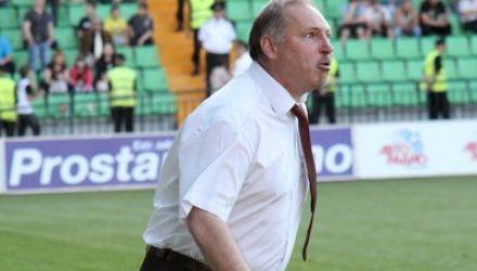 Anunţul a fost făcut aseară de către tehnicianul "leilor roşii", venit după insuccesele formaţiei din prima parte a Diviziei Naţionale,