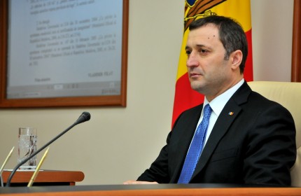 Cel de-al treilea Summit, care are loc la Chişinău, este găzduit de Vlad Filat şi Preşedintele PPE, Wilfried Martens. 
