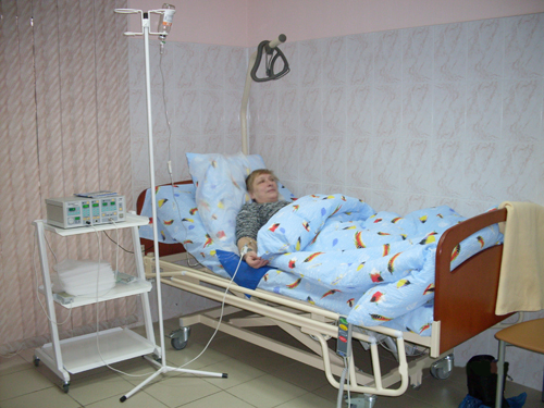 Пациентов без полиса ставят на ноги а потом просят оплатить.