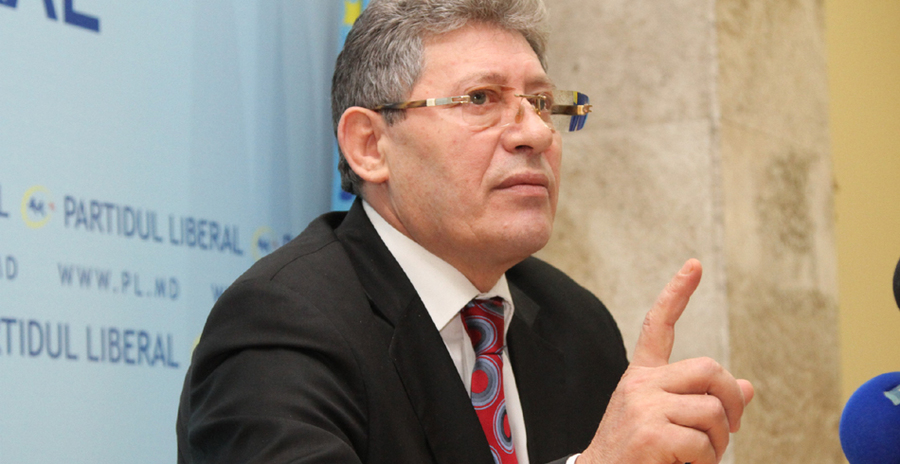Președintele PL l-a acuzat și pe Vlad Filat care a denunţat acordul de formare a majorităţii parlamentare între trei partide pe 13 la ora 13 în 2013.