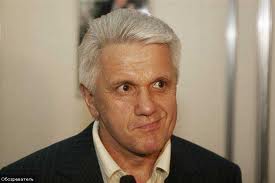 Vladimir Litvin a denunţat faptul că marţi a fost îndepărtat prin mijloace reprobabile de la conducerea şedinţei în care s-a votat legea. Foto: newzz.in.ua