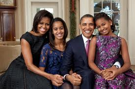 Prima doamnă a Statelor Unite se teme că soţul ei, Barack, i-ar putea pune coarne cu una dintre frumuseţile cu care s-a întreţinut cordial în ultima vreme.