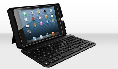 Чехол-клавиатура крепится к iPad mini благодаря магнитам и сочетается с планшетом, защищая дисплей от внешних механических повреждений.