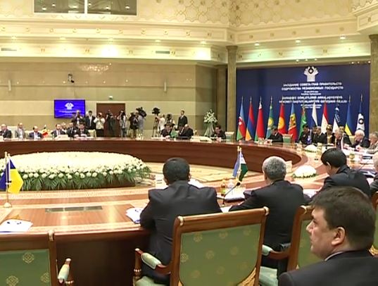 В конце саммита главы официальных делегаций подписали пакет документов, которые касаются взаимодействия в различных областях.