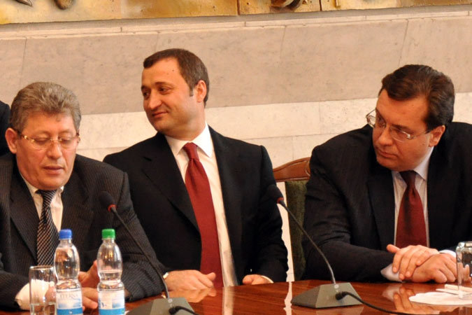 Ситуация в Альянсе за европейскую интеграцию (АЕИ) усложняется с каждым днем.
