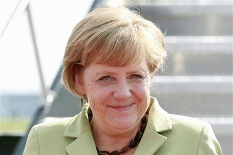 Канцлер Германии призвала к терпению.