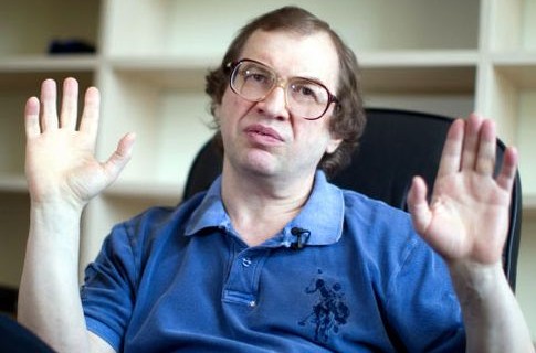 Чтоб расплатиться с долгами, Сергей Мавроди  создал очередную пирамиду.