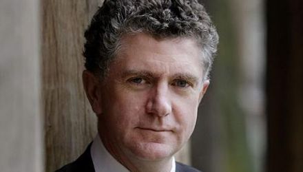 Succint la vorbă, noul consilier al premierului a avut de spus despre Vlad Filat că „ştie că este un politician popular şi cu viziuni europene”.