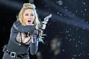 Madonna le-a scos din sărite pe autorităţile ruse care vor să plătească o amendă de 1,1 milioane dolari.