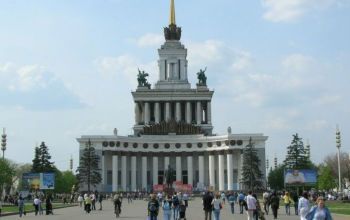 Centrul de Expoziţii şi Comerţ Moldova are o suprafaţă de 2693 m2