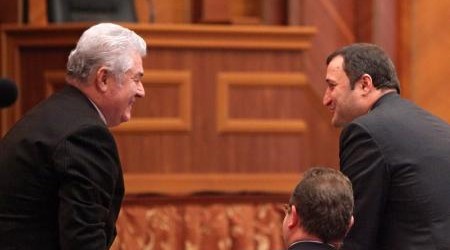 Владимир Воронин и Влад Филат - среди самых богатых партийных лидеров в Молдове. Фото: pan.md