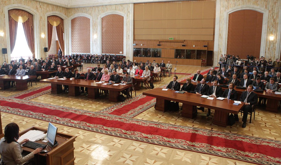Партийные амбиции вновь раскололи парламентское большинство. Фото: puls.md