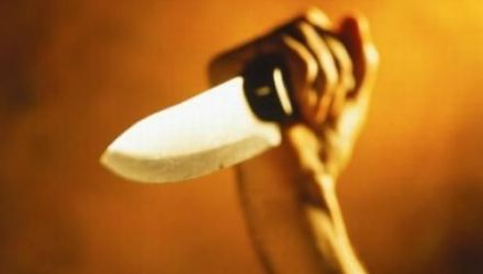În timpul reţinerii, acesta a încercat să scape de mâna poliţiei. A scos un pistol pe care îl deţinea ilegal şi l-a îndreptat spre oamenii legii.