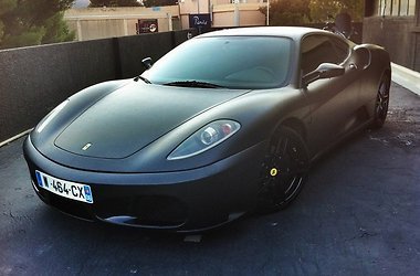 Эксклюзивную модель Ferrari выпустила рижская компания Dartz Kombat в 2011 году. 