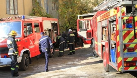 Un alt incendiu a avut loc în subsolul unui bloc locativ din strada Călăraşi din capitală. 