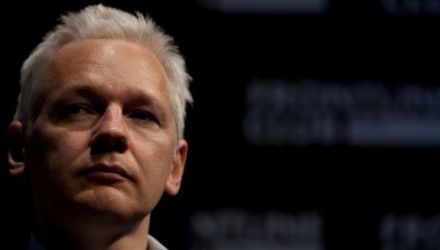 Fondatorul WikiLeaks se afla din 19 iunie in ambasada Ecuadorului din Londra