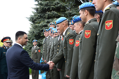 Министр обороны Виталие Маринуца получил предупреждение.