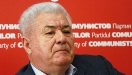 Domnia sa însă nu are de gând să părăsească scena politică, să iasă la pensie, după cum i-a sugerat recent, printr-o scrisoare deschisă, unul dintre „oamenii lui Tkaciuk”