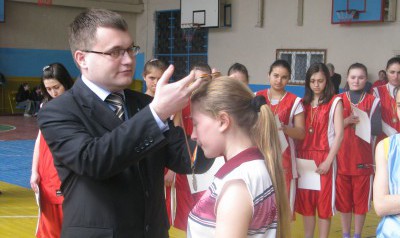  Ion Ciobanu, a răspuns la întrebări care ţin de funcţia pe care o ocupă, echipa politică în care activează.