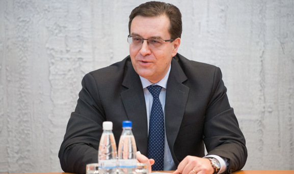 Лупу выразил озабоченность ситуацией внутри Либеральной партии, где произошел раскол.