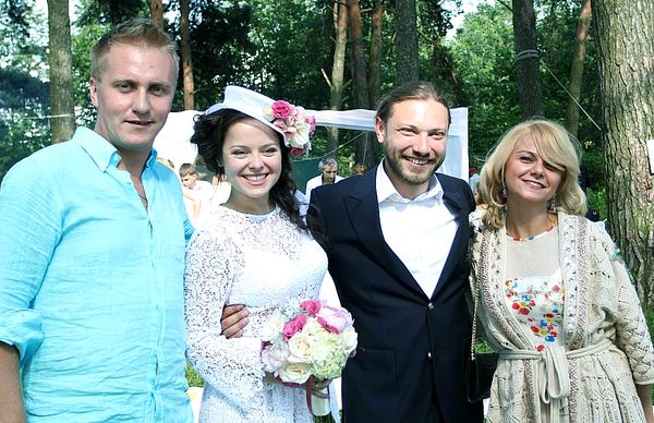 В минувшие выходные состоялось бракосочетание известных КВНщиков.