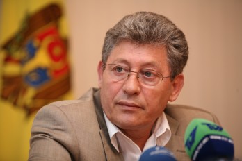 Гимпу отправился в Брюссель, чтобы обяснить как правительство оказалось в отставке.