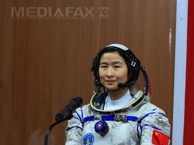 China va trimite prima femeie în spaţiu odată cu lansarea vehiculului spaţial Shenzhou IX