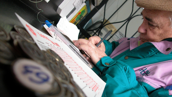 Ultimul record stabilit la ediția din Franța data de anul trecut, cînd un bărbat din regiunea Calvados, din nord-estul țării, a cîștigat suma de 7 milioane de euro.