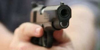 Ei au aflat că băiatul lor a murit atunci când polițiștii le-au bătut la ușă.