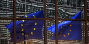 Tot o poziție dură la adresa României a avut și cancelarul german, Angela Merkel, care a calificat drept "inacceptabilă" situația de la București.