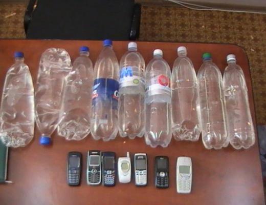 Descoperirea a fost făcută, ieri, în jurul orei 10:00 în timpul efectuării unei percheziţii inopinate a unui sector de trai a deţinuţilor.