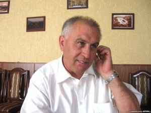 Acesta a figurat al 21-lea în lista electorală a Partidului Democrat la ultimele alegeri parlamentare din noiembrie 2010.