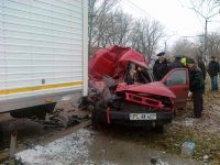 Din accident a rezultat decesul pasagerului, în vârstă  de 16 ani