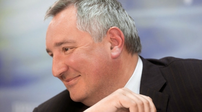 Дмитрий Рогозин с иронией отнесся к выходке унионистов, которые сожгли его портреты у российского посольства.
