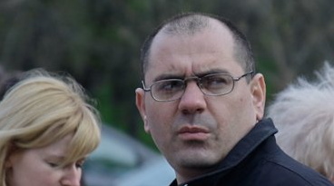 Maşina deputatului comunist Alexandr Petkov a fost jefuită aseară în sectorul Botanica al capitalei. 