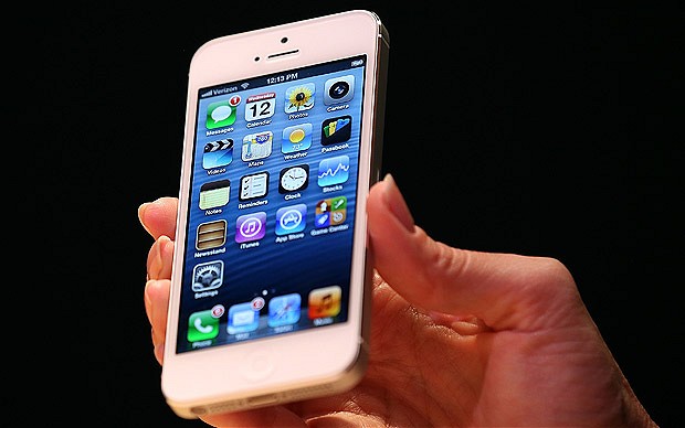 Последняя версия iPhone 5 появится в продаже в Молдове, как планируется, до конца октября 2012 г. Фото: telegraph.co.uk