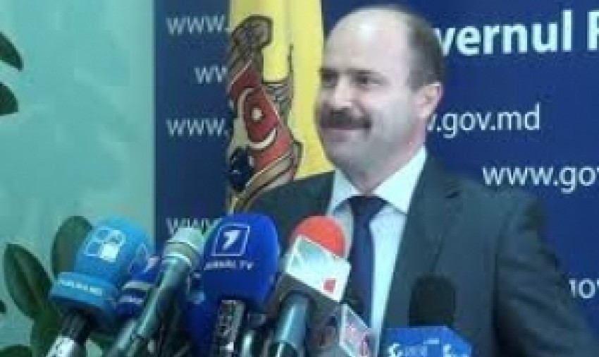 Astfel, companiile din sectorul industriei uşoare ar trebui să se implice în procesul de instruire
