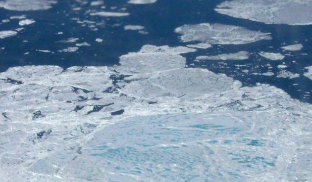 Kurt Kjaer din cadrul Universităţii din Copenhaga afirmă că este prea devreme să considerăm că dispariţia calotei glaciare arctice este provocată de schimbările climatice.