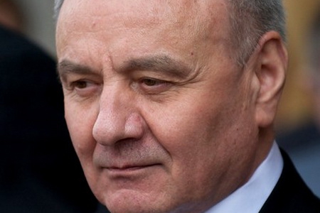 Ранее президент заявил, что считает русскоязычных граждан, а также гагаузов нелояльными молдавскому государству в связи с этим обстоятельством.