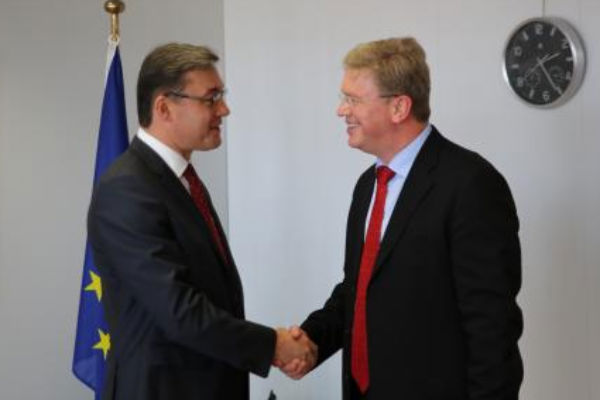 Preşedintele Parlamentului, Igor Corman, a avut la Bruxelles o întrevedere cu Štefan Füle.