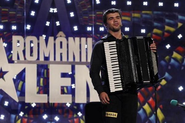 Ghenadie Rotari s-au calificat în finala din sezonul al treilea al talent-showului de la Pro TV. 