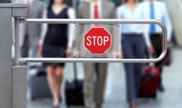 Запрет на выезд из страны будут применять на не более 12 или 24 месяцев.