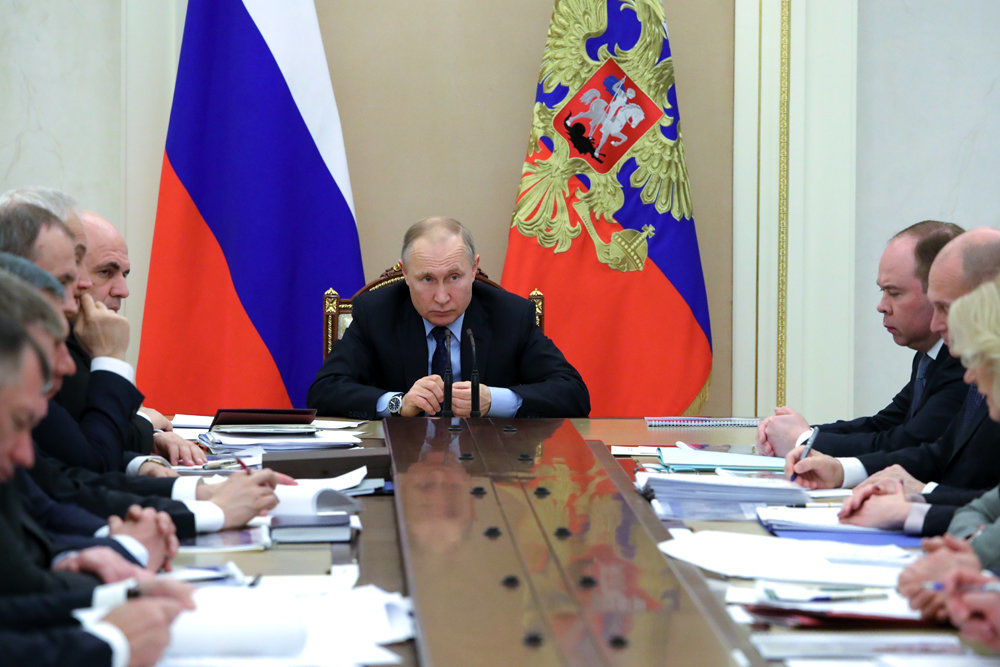 Путин призвал создать ресурсы для дистанционного обучения.