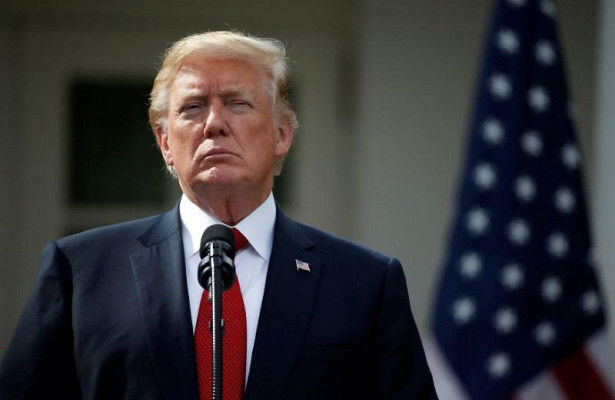 Трамп призвал военнослужащих республики воспользоваться предложением лидера венесуэльской оппозиции Хуана Гуайдо.