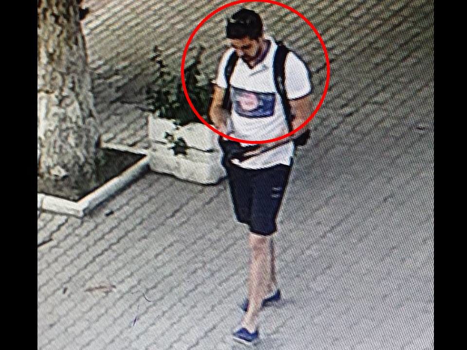 Полиция Кишинева разыскивает мужчину, укравшего кошелек.